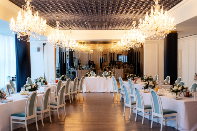 The presidium of the newlyweds in the banquet hall of the restau